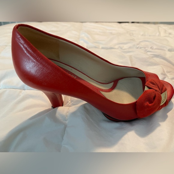 Comfort-fit Naturalizer Heels - wide-width - Picture 4 of 4